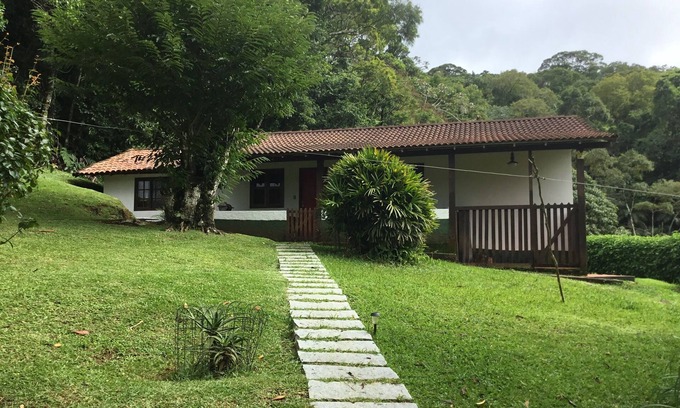 Lumiar Casa | Ótima casa localizada en Mata Atlântica con piscina enorme, sauna, trilhas para caminhadas y muito mais.