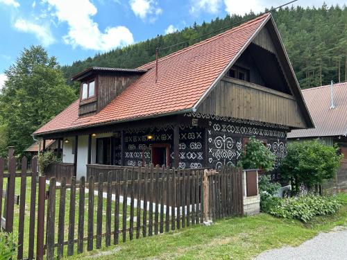 Cicmany Casa | Čičmanský ľudový dom