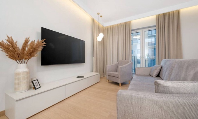 Lodz Apartamento | Łódź Prestige Suites - 64m2, Parking, Office Room by Rentujemy