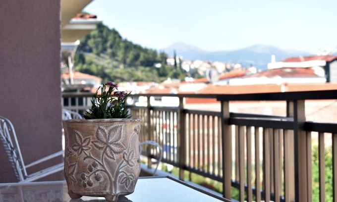 Kastoria Apartamento | Κεντρικό και ευρύχωρο οροφοδιαμέρισμα