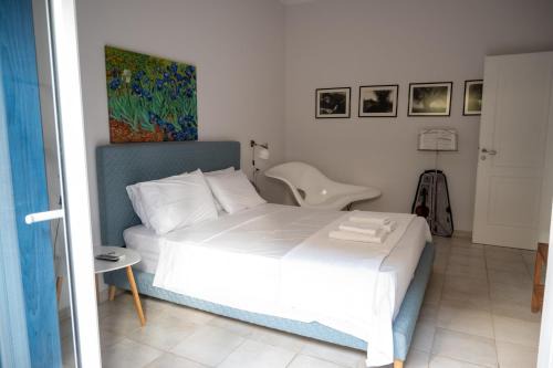 Korinthos Apartamento | Μονοκατοικία με κήπο στη θάλασσα.