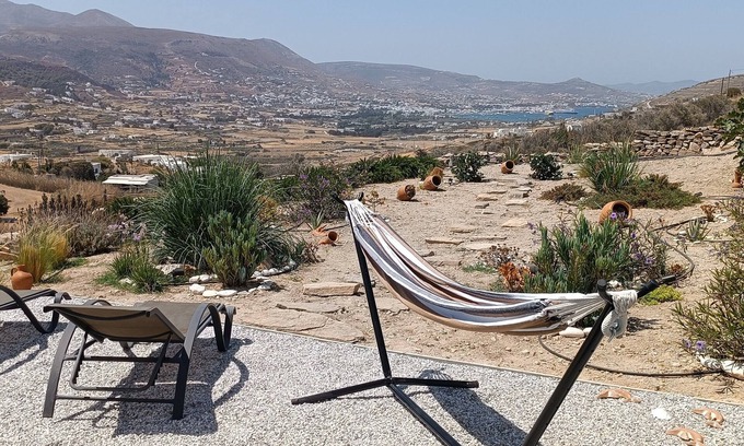 Paros Cabaña | Όμορφη και άνετη κατοικία με εκπληκτικό ηλιοβασίλεμα και εξοπλισμένη κουζίνα.