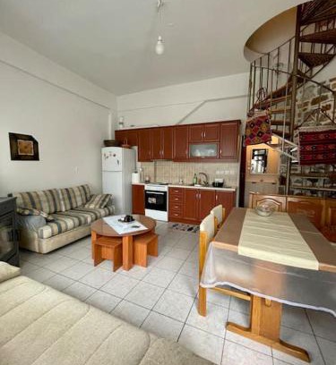 Manikia Casa | Όμορφο κατάλυμα στην κεντρική πλατεία του χωριού
