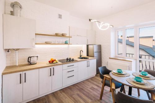 Kamenets-Podol'skiy Apartamento | Апартаменти в старому місті з краєвидом на Каньйон та парк