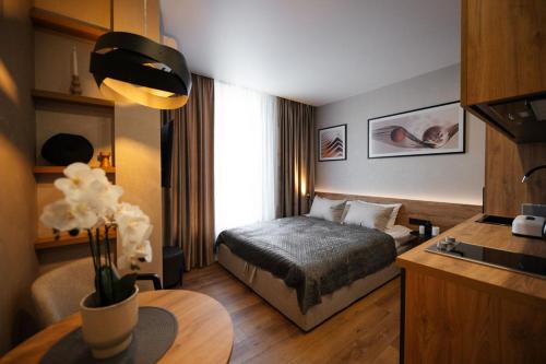 Svyatoshyns'kyi District Apartamento | Апартаменти MYFREEDOM, Нивки