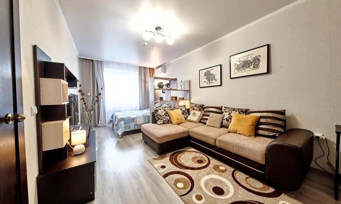 Omsk Apartamento | Апартаменты Чей чемодан-1к