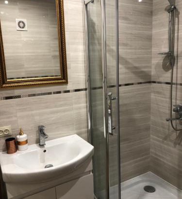 Dnipro Apartamento | Гаряча вода та опалення є без світла Aparts on Savchenko 6B street