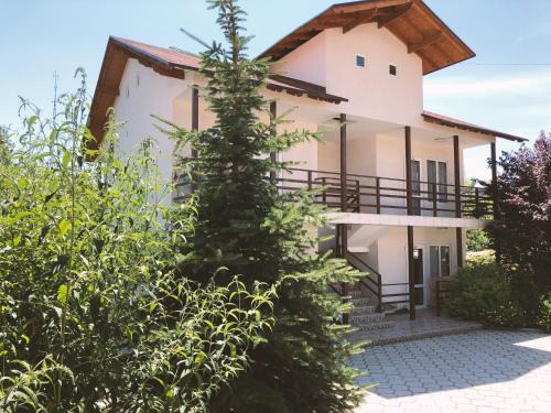 Dolinka Hotel | Гостевой дом ЛЕТО на Иссык-Куле
