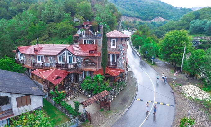 Senaki Hotel | Гостиница, ресторан ,, Tomas sakhli "