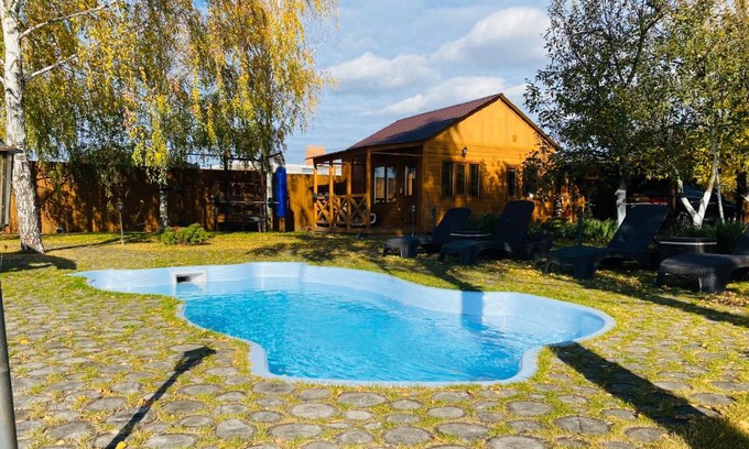 Darnyckyj Casa | Домик у озера с мангалом и террасой