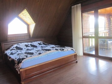 Desnyans'kyi District Casa | Дом из сруба