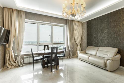 Darnyckyj Apartamento | ЖК Зарічний, Бажана 1а