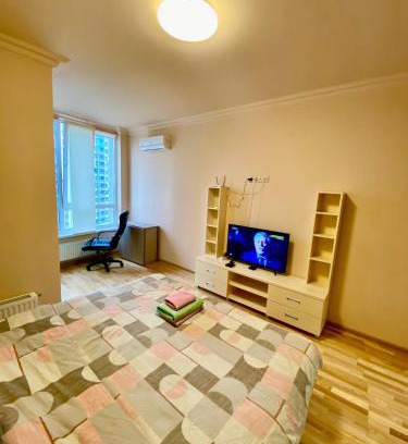 Dniprovs'kyi District Apartamento | Затишна квартира в ЖК Каховська, метро Лівобережна, МВЦ