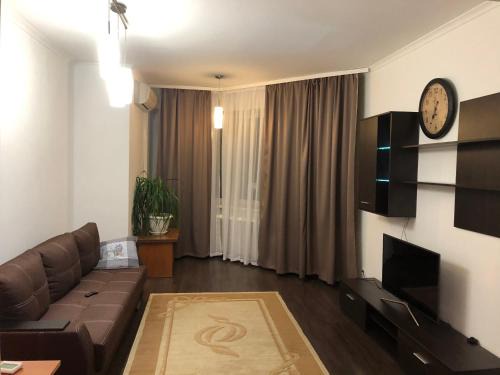 Svyatoshyns'kyi District Apartamento | Затишна 2х кімнатна квартира біля метро Академмістечко