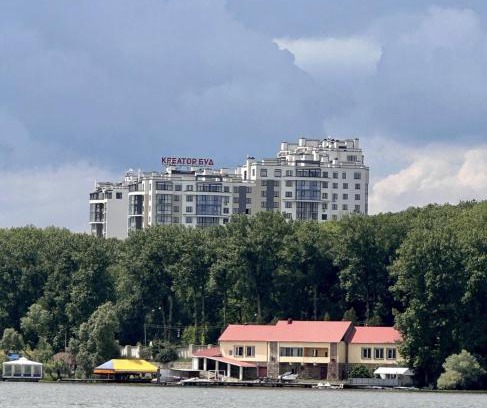 Ternopil Apartamento | Квартира в парку біля озера, 10 хв до центра, 1км
