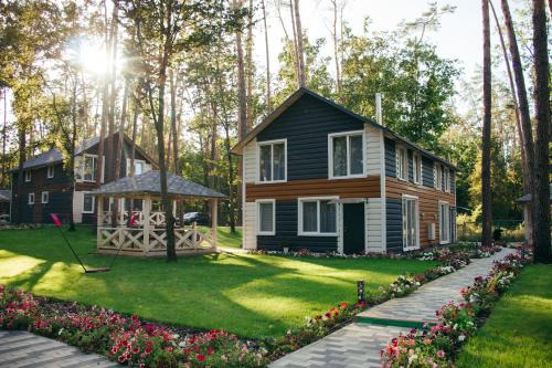 Sokyrna Casa | Клуб відпочинку Dacha