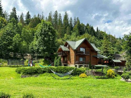 Mykulychyn Casa | Комплекс котеджів "Під лісом"