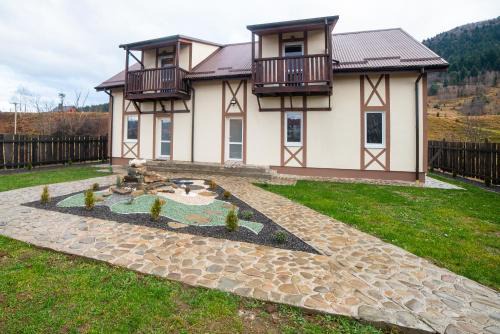Korchyn Casa | Котедж "Під Горбком"