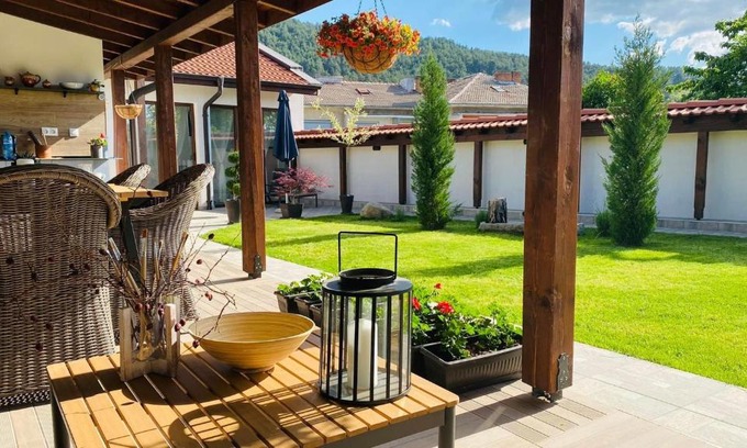 Kalofer Casa | Лиловата Къща