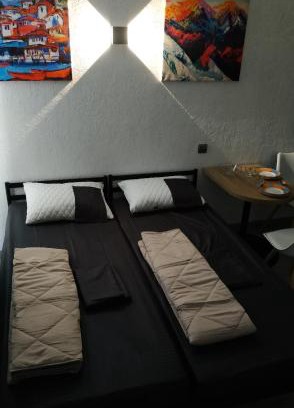 Holosiivskyj Apartamento | Нові апартаменти, поруч лікарня та парк Феофанія, МХП