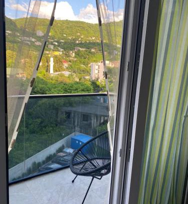 Imereti Apartamento | Сдается двухкомнатная квартира с балконом в Гонио с прекрасным видом на горы