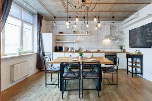 Solomjanskyj Apartamento | Стильна та простора квартира