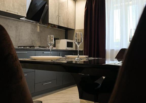 Sukhinovka Apartamento | Стильні апартаменти в самому Центрі біля Корпусного саду - Мережа HELEN