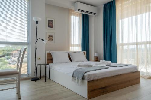 Hisarja Apartamento | Студио 9 Парк Панорама