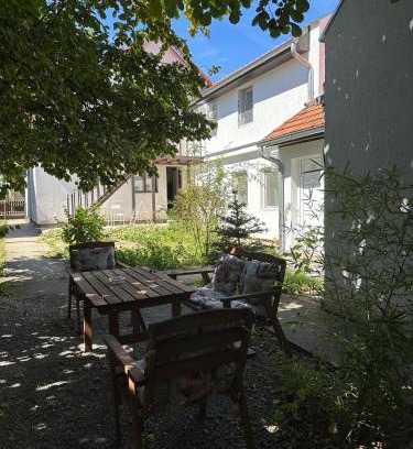 Zrenjanin Apartamento | Сјајни лешник
