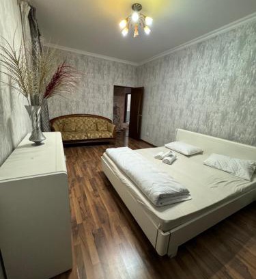 Atyrau Apartamento | Трехкомнатная просторная квартира 137 кв центре возле ТЦ Infinity Mall