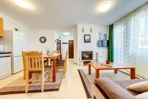 Pamporovo Apartamento | Тристаен апартамент 1А17 Гранд Манастира Пампорово