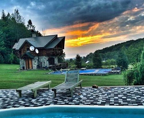 Vyzhnytsya Chalet De Esquí | Хутір Стаєчне