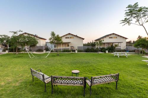 Avnei Eitan Casa | אצלנו בחצר