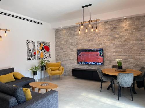 Migdal Apartamento | בית במושבה - נוף ארבל