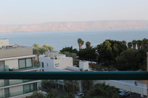 Tiberias Old City Apartamento | נופש אל מול הכינרת