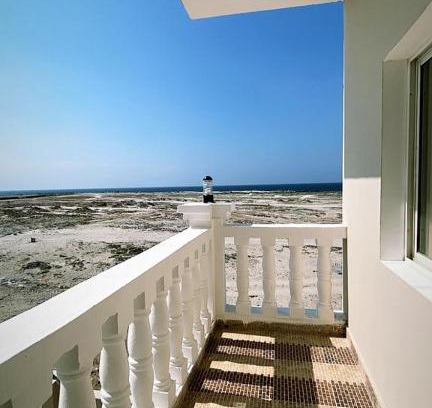 Mirbat Chalet De Esquí | استراحه الغروب