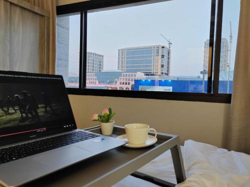 Al Faisaliyah Apartamento | استوديو السعودية - التحلية 411 Saudi Studio -Tahlia