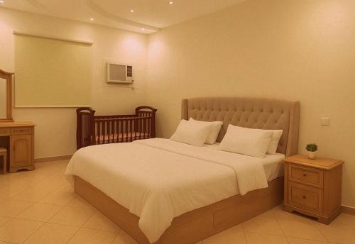Taif Apartamento | الوسام شقة كبيرة 4 غرف نوم وصالة وشرفة-بلكونة- Large apartment with 4 bedrooms, a living room and a balcony