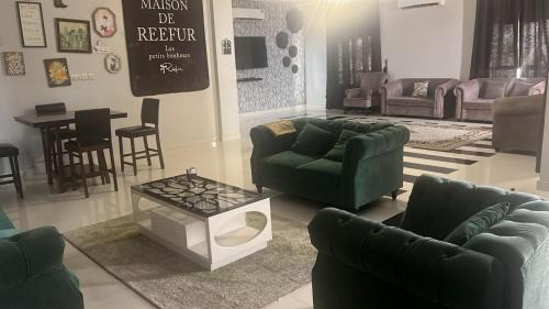 Mirbat Chalet De Esquí | شالية انطاليا مرباط