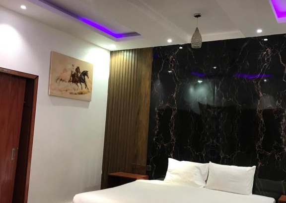 Jizan Chalet De Esquí | شاليهات ليالي السعادة