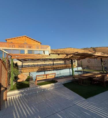 Mastaba Chalet De Esquí | شاليه نسمات الريف