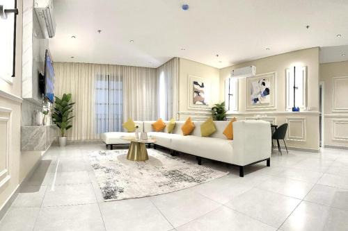 Riyadh Apartamento | شقة بتصميم فاخر وصالة مريحه