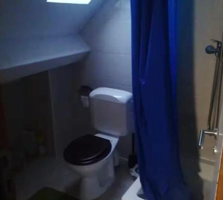 Veeweide Apartamento | شقة دوبلكس في بروكسل غرفة وصالون في الطابق الرابع قريب من سنتر المدينة