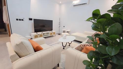 Al Wahah Apartamento | شقة صالة وثلاث غرف وغرفة عاملة