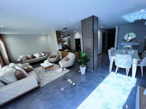 Al Duqqi Apartamento | شقة مميزة للايجار المفروش في الدقي بشارع مصدق