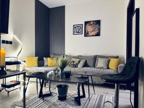 Hera Street Apartamento | شقة مودرن