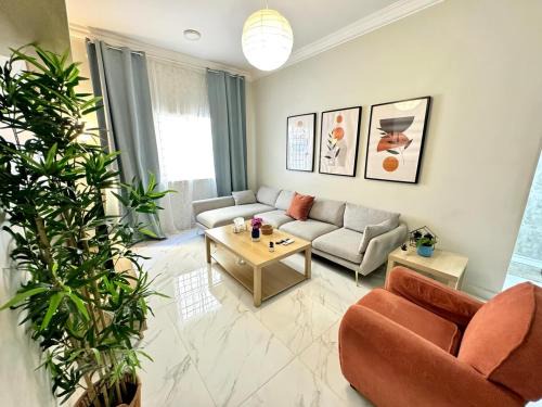 Dammam Apartamento | شقة 4 بأجواء مريحة ثلاث غرف نوم