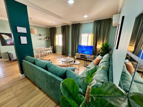Dammam Apartamento | شقة 8 واسعة وأنيقة ثلاث غرف نوم