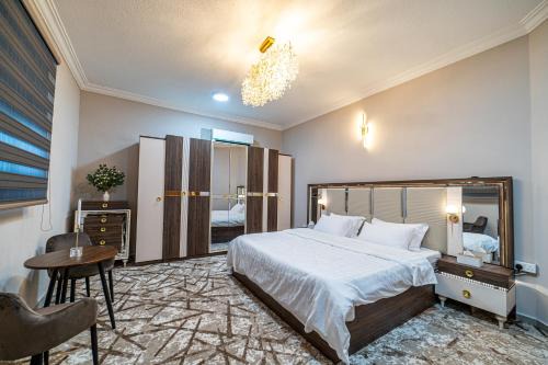 Al Aziziyah Apartamento | شقه خاصه تكفي 6 اشخاص