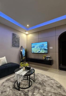 Al Ulaya Apartamento | غرفة نوم وصالة في قلب الخبر